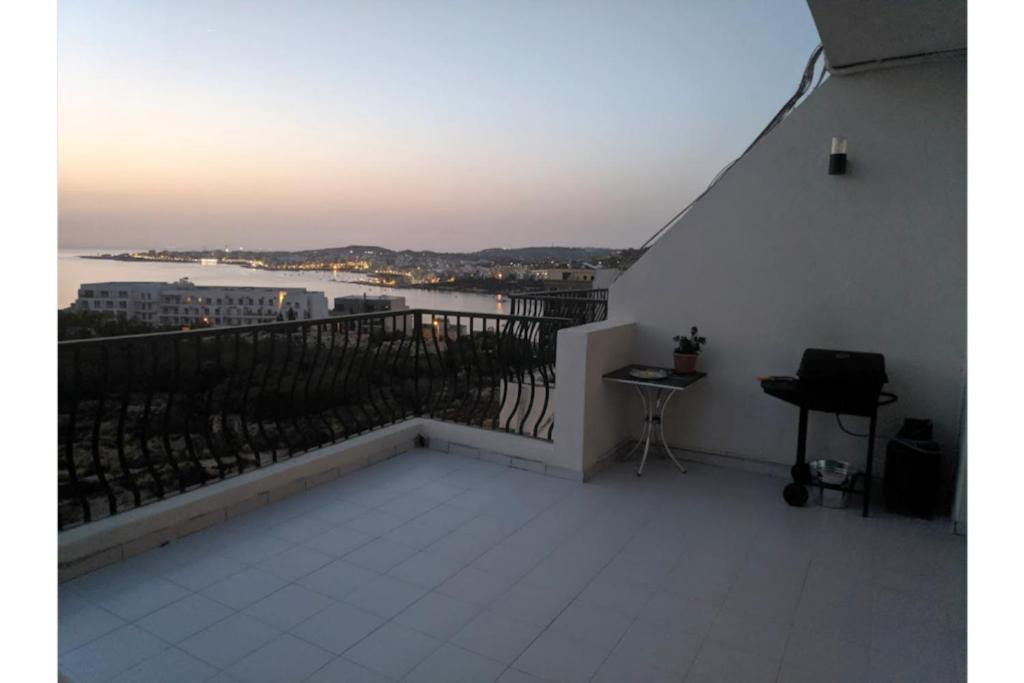 Gaia Penthouse Sea And Country Views Home Σεντ Πόλς Μπέι Εξωτερικό φωτογραφία