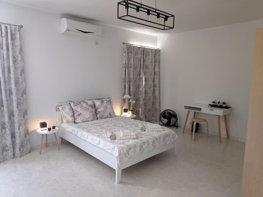 Gaia Penthouse Sea And Country Views Home Σεντ Πόλς Μπέι Εξωτερικό φωτογραφία